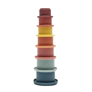Vasos apilables Lulu de silicona, libres de BPA, con diferentes colores y tramas de agujeros.